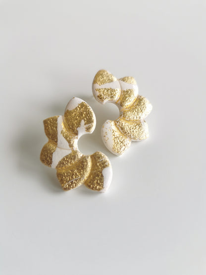 Boucle d'oreille Flora écru