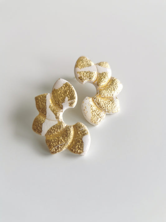 Boucle d'oreille Flora écru