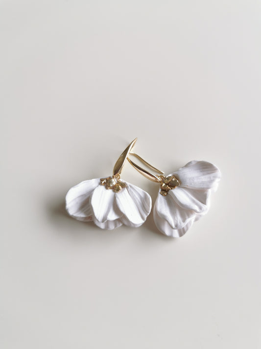 Boucle d'oreille Émilie blanche