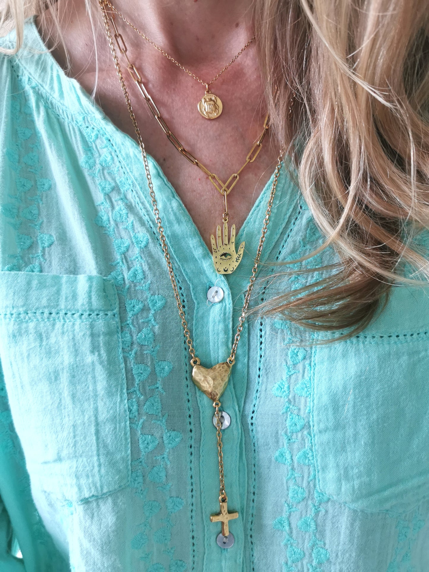 COLLIER HAND