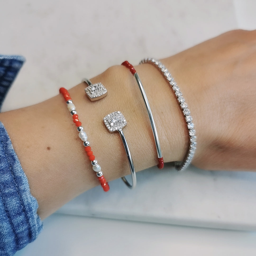 BRACELET CRISTAUX ROUGES ET PETIT TUBE