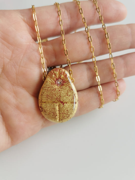 COLLIER SCARAB OR-PINK