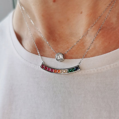 COLLIER BARRE COURBÉE DE ZIRCONIUMS MULTI COULEURS